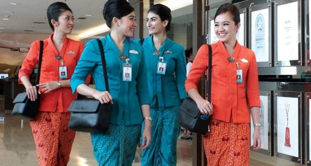 Cerita Unik dan Menarik Dibalik Tata Rambut Pramugari Garuda Indonesia
